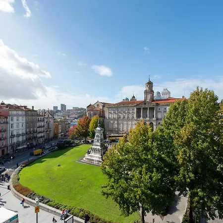 Mouzinho 32 * Porto