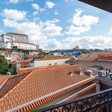 Apartment Mouzinho 32 *