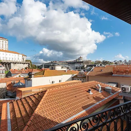 Apartment Mouzinho 32 *