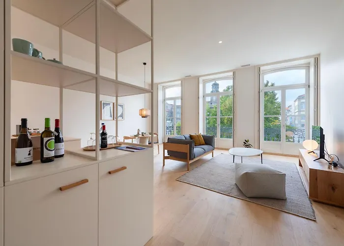 Mouzinho 32 * Oporto