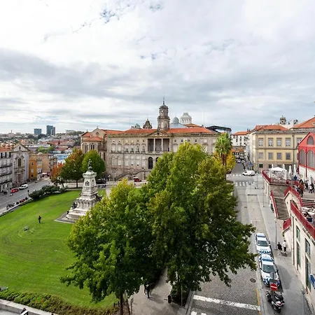 Mouzinho 32 * Porto